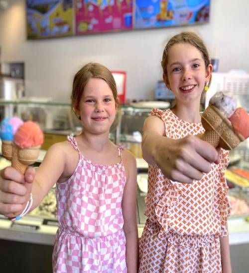 Eis in diverse smaken bij Ijssalon de Mient